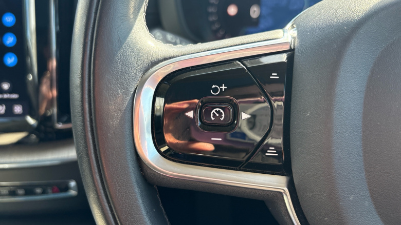 Volvo Xc60 2.0 T8 455 RC PHEV Inscription Pro 5dr AWD Auto Estate